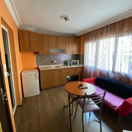 13 Hotel-apart Alsancak Accommodatie bij particulieren *
